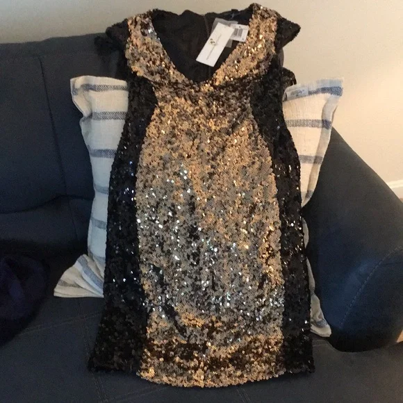 green emerald velvet dress Embroidered Sequin Mini Dress main image 1